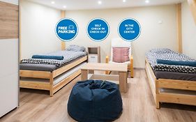 Cozy & Quiet Apartment Near Kiraly Street Free Parking, Ac, Perfect For 4 Guests!
